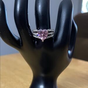 Elegant Silver and Pink Heart Ring
